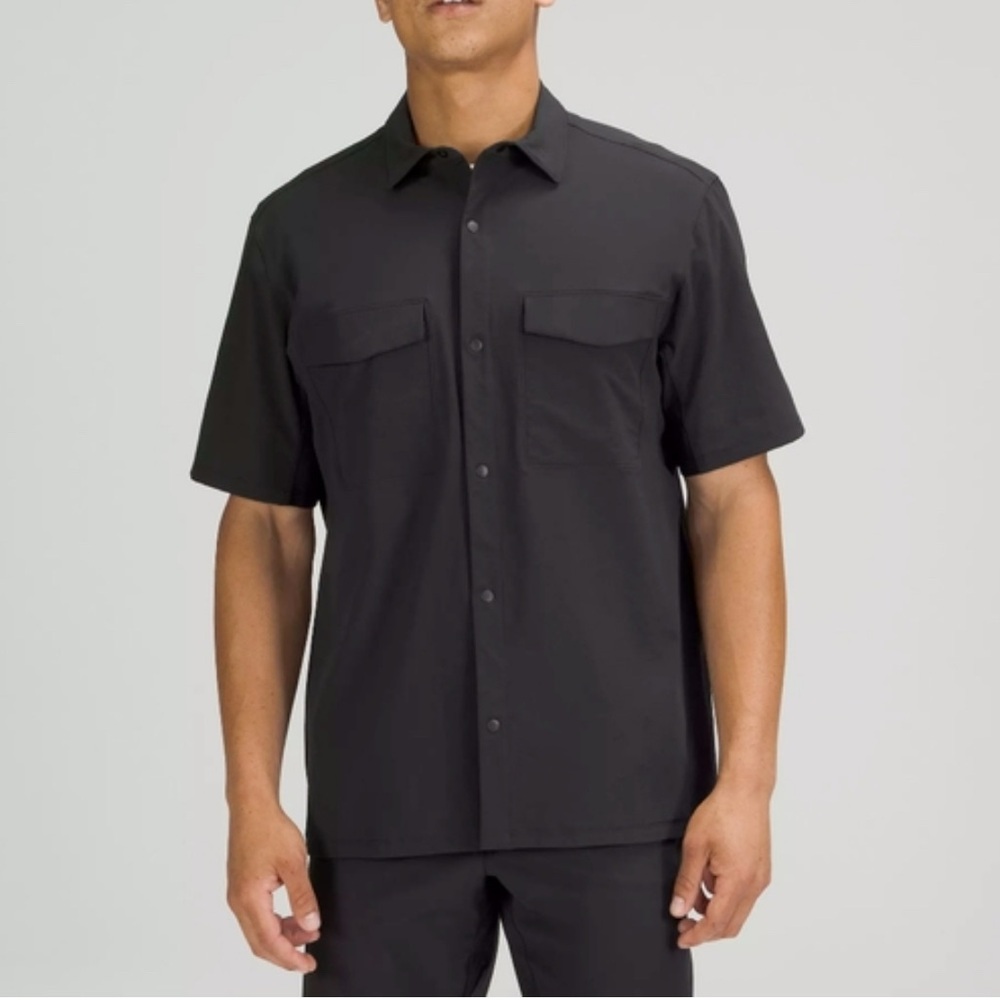 Men's Black Lululemon Button up size Medium